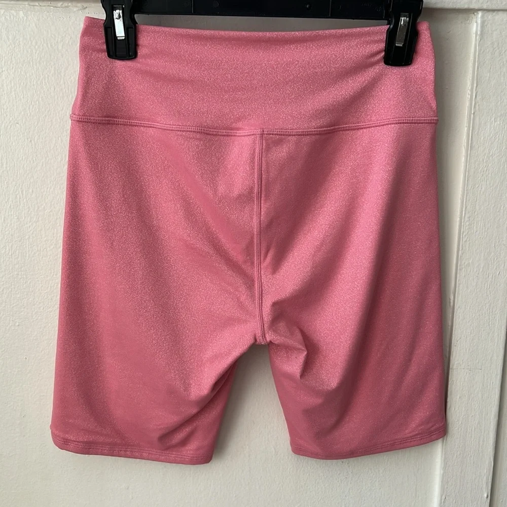 Alo Yoga Women’s Bubblegum Pink Iridescent Biker Athletic Shorts Medium